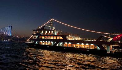 Discover Istanbul from the sea – €150 per hour for up to 11 people (minimum 2 hours)